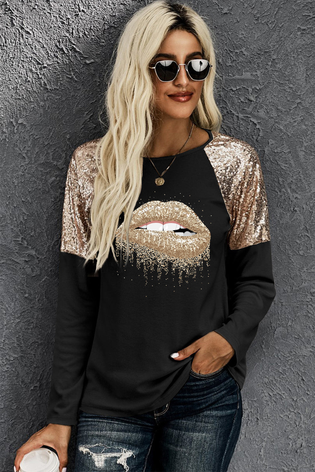 Sequin Lips Graphic T-Shirt - ONLINE EXCLUSIVE